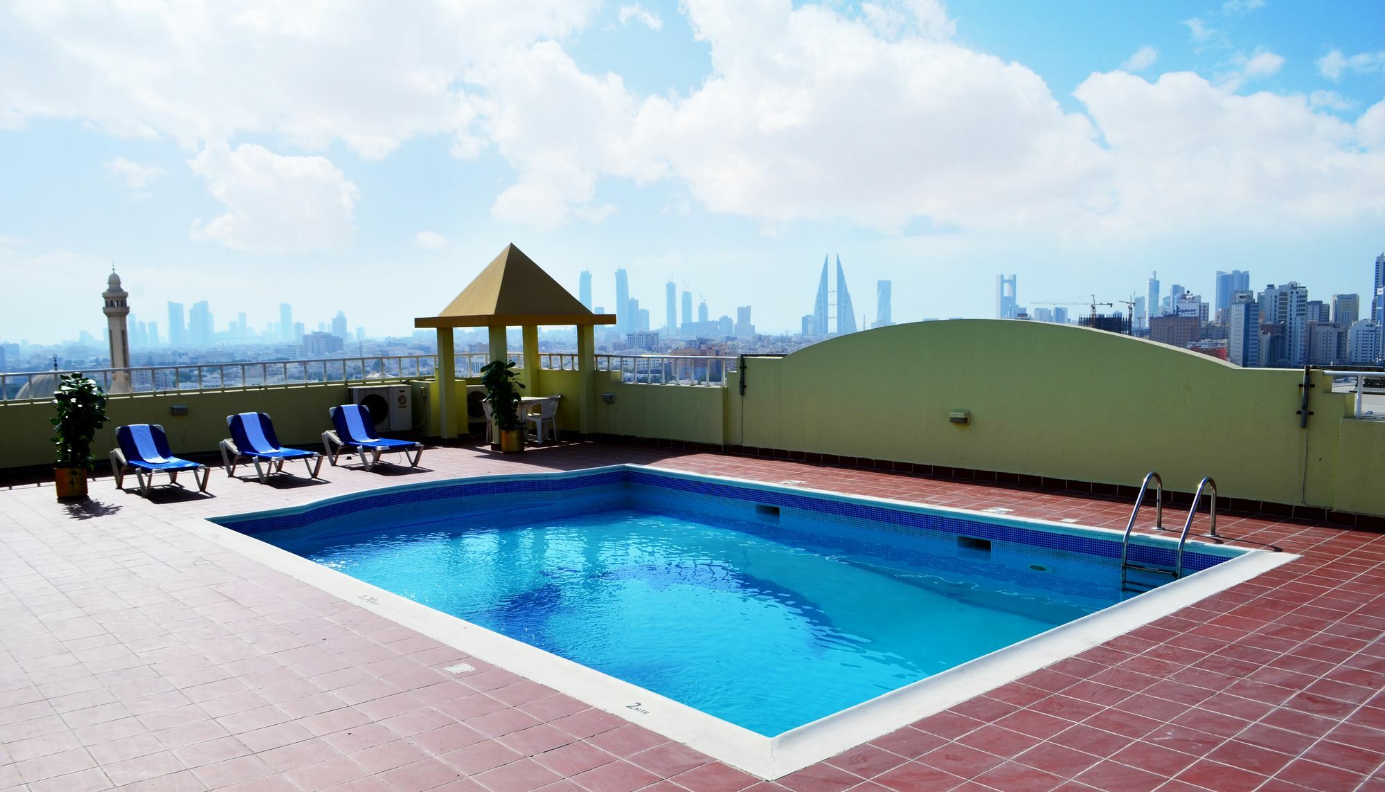 President Suites Apartments Manáma Kültér fotó